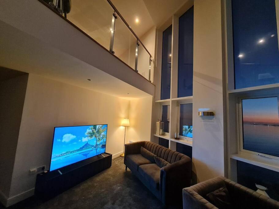 The Panoramic - The Finest Apartment In The City - By Tifa Stays Swansea Exterior foto